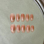 Doré press-on nail set displayed flat