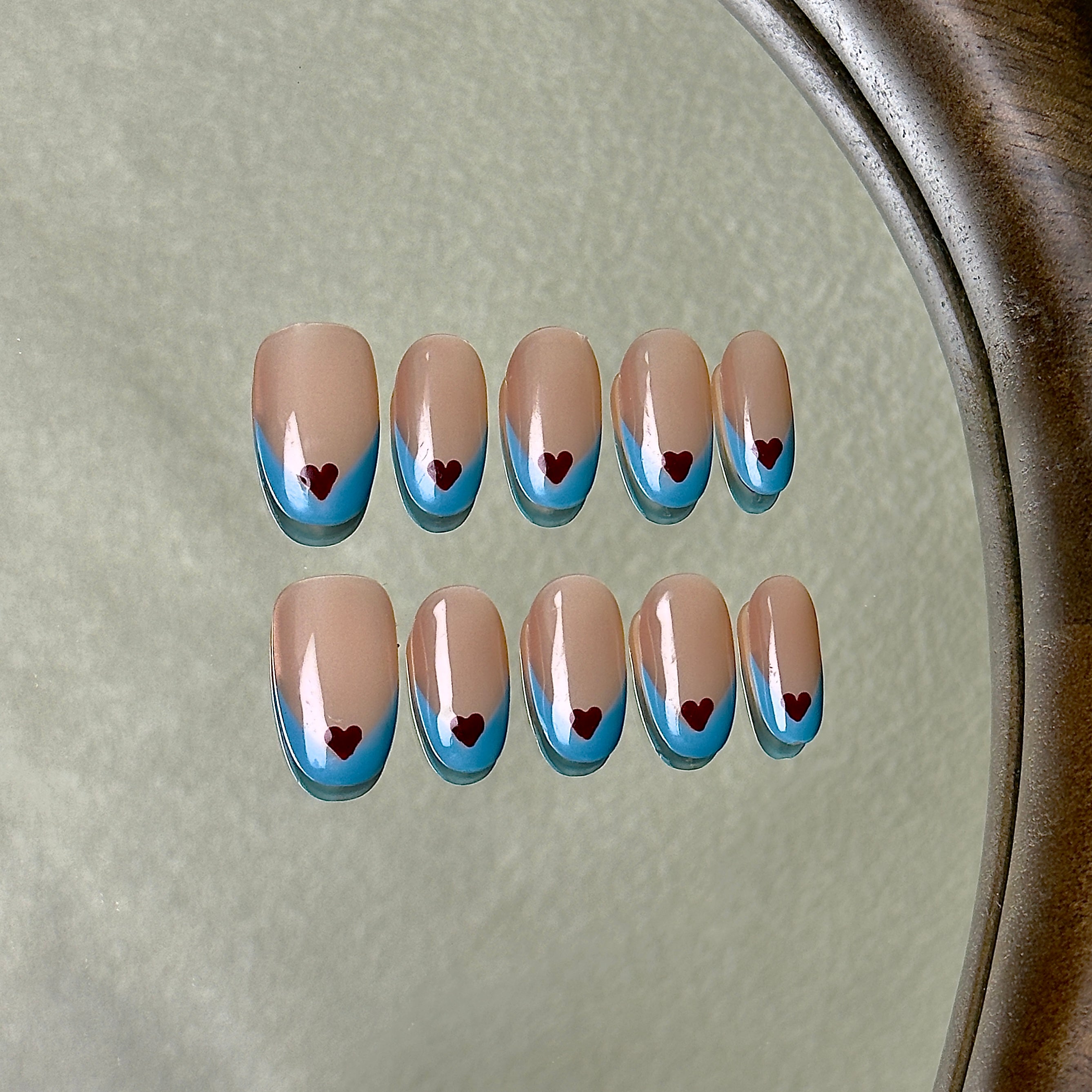 Coeur press-on nail set displayed flat
