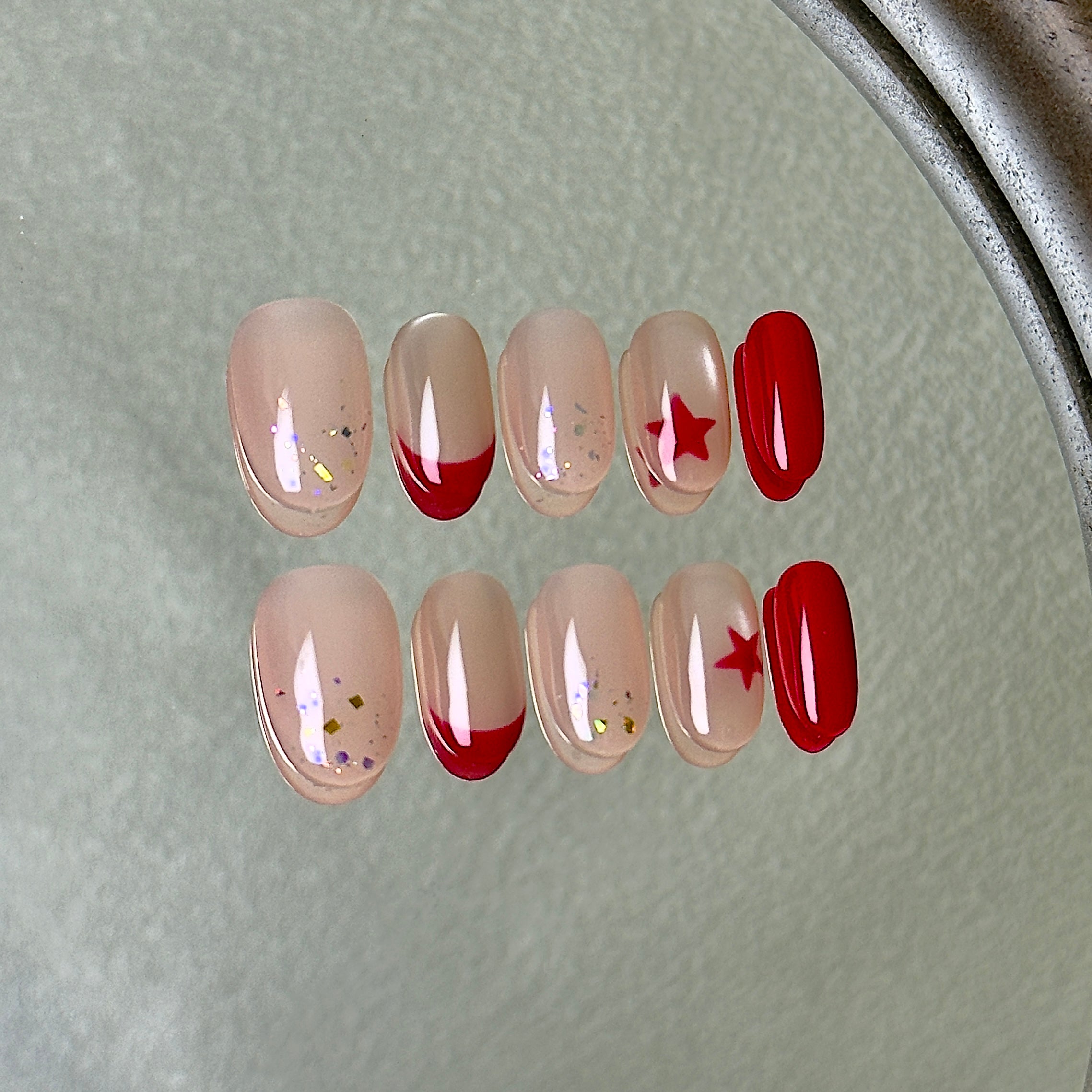 Étoile press-on nail set displayed flat