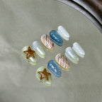Marée press-on nail set displayed flat
